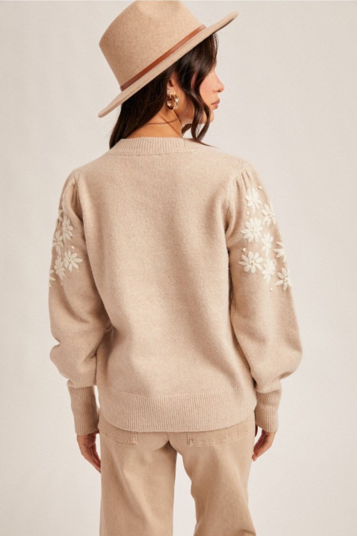 KAYLA FLORAL SWEATER - TAUPE